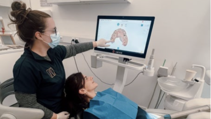 A importância da fotografia na era digital aplicada à Medicina Dentária:Inovação, Diagnóstico e Comunicação