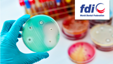 Especialistas da FDI publicam orientação sobre administração de antibióticos em Medicina Dentária