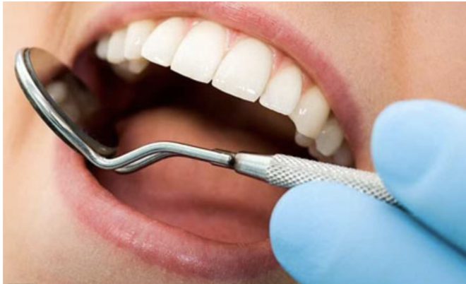 Complicações após terapia com implante dentário são comuns