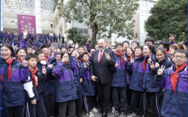 A campanha do Dia Mundial da Saúde Oral 2026 foi realizada com sucesso em Chongqing, na China.
