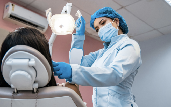 Parece inofensivo, mas não. O hábito que aumenta o risco de cancro oral